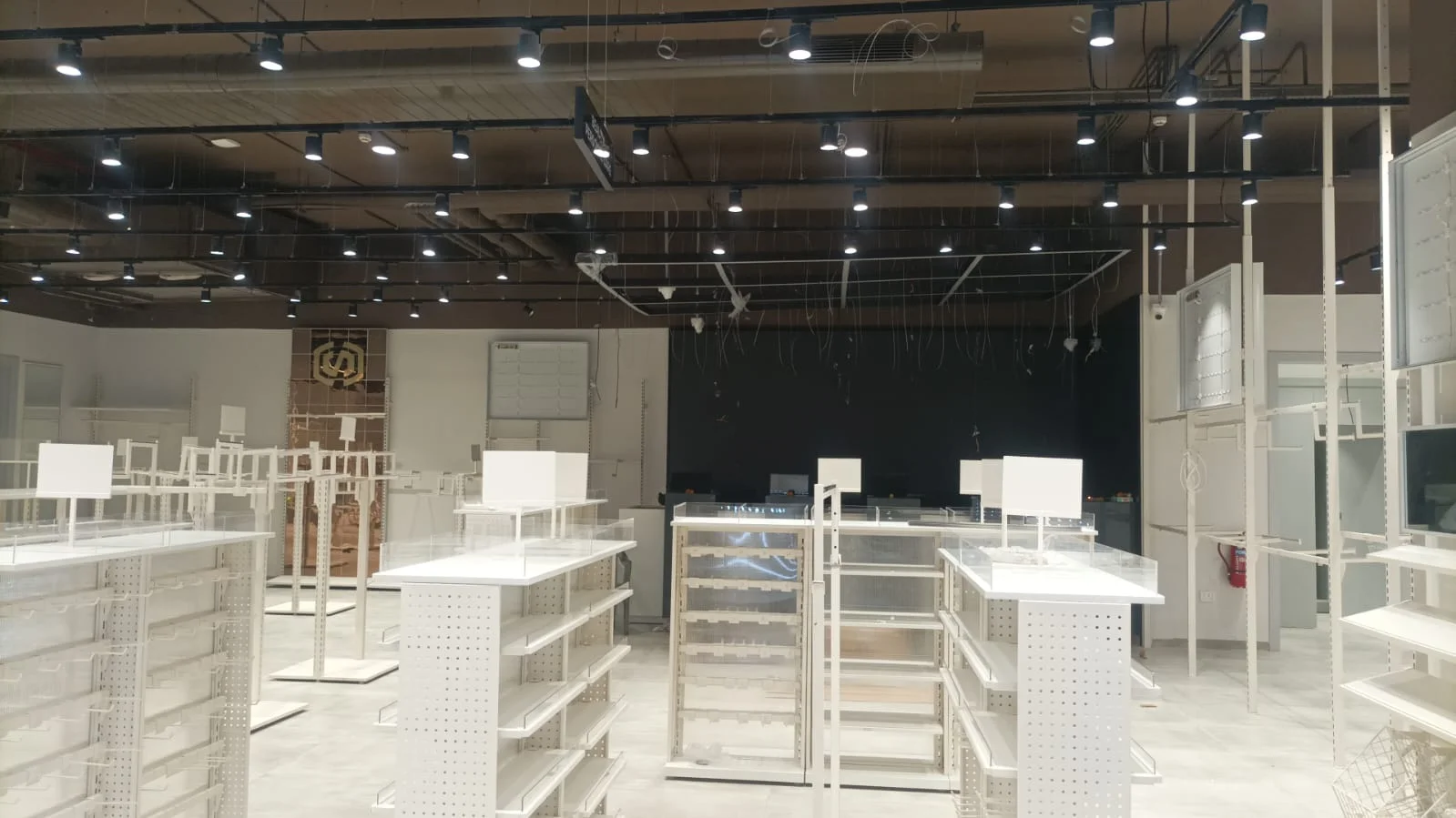 Style Union The Grand Venice Mall, Greater Noida Complete Interior Fit-Out gallery thumb 6