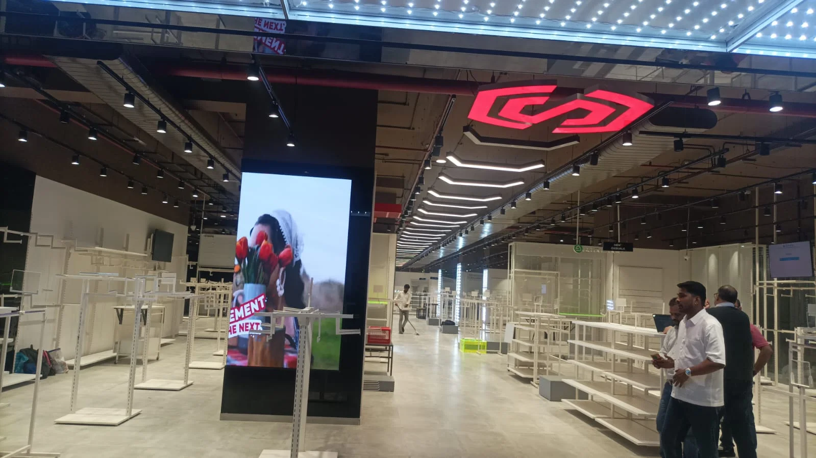 Style Union The Grand Venice Mall, Greater Noida Complete Interior Fit-Out gallery thumb 3